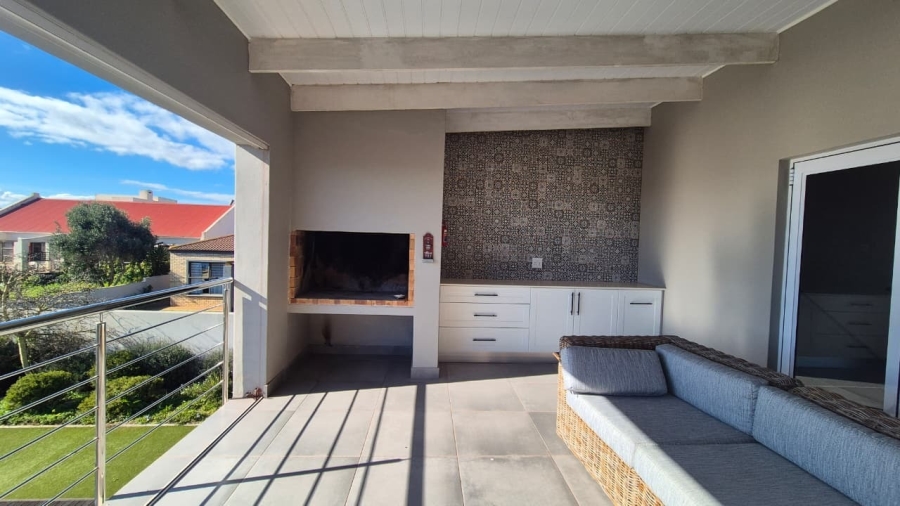 4 Bedroom Property for Sale in Myburgh Park Western Cape